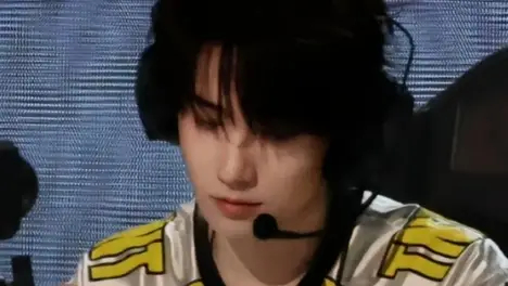 LPL比赛NIP教练蜘蛛打野BP决策引争议，TES战术布局获盛赞-完美电竞