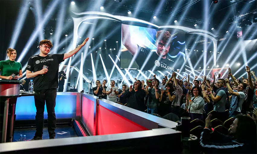 DK开局策略：视野压制与峡谷先锋掌控，团战拉扯奠定经济优势