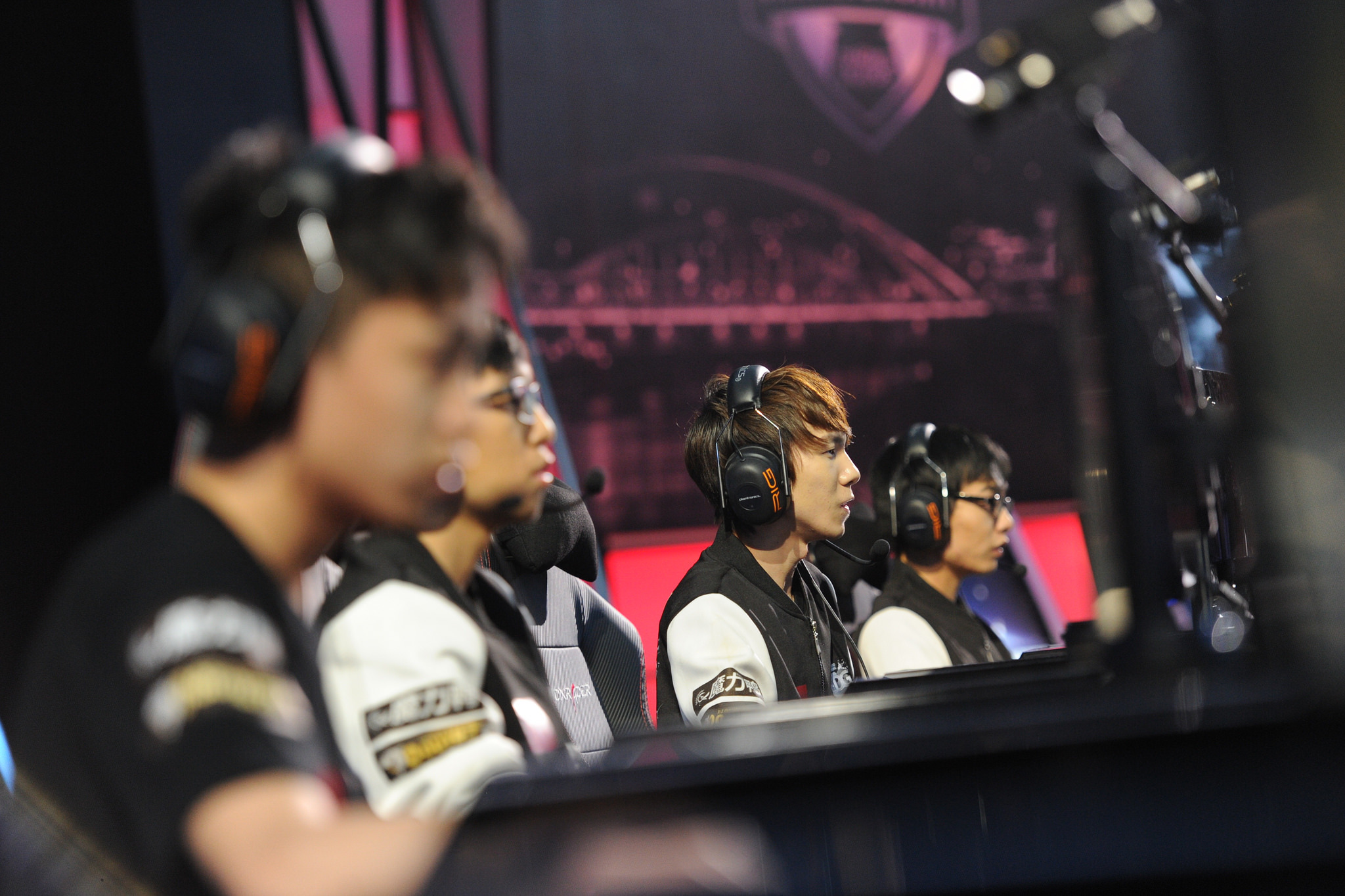 IG战胜BLG:战术体系全面压制,中野联动失效与团队决策失误成关键,英雄池深度决定胜负