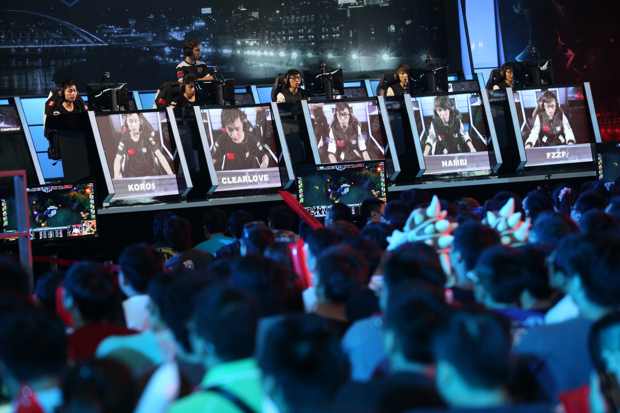 DK开局策略：视野压制与峡谷先锋掌控，团战拉扯奠定经济优势-完美电竞